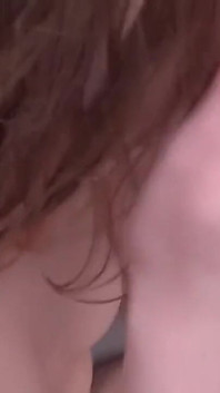 Una ragazza giapponese molto timida viene scopata