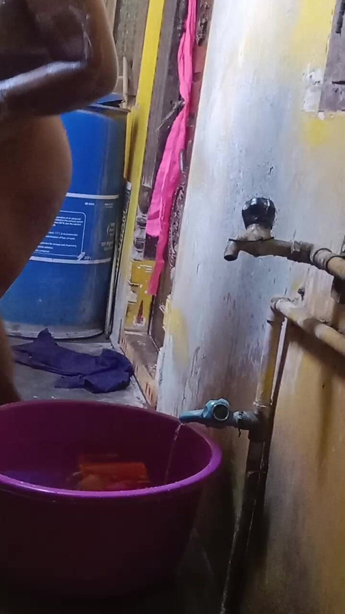 Tamil Anti Uma: Gadis Kebangsaan Adik Ipar Saya Merakam Saya Secara Rahsia Semasa...