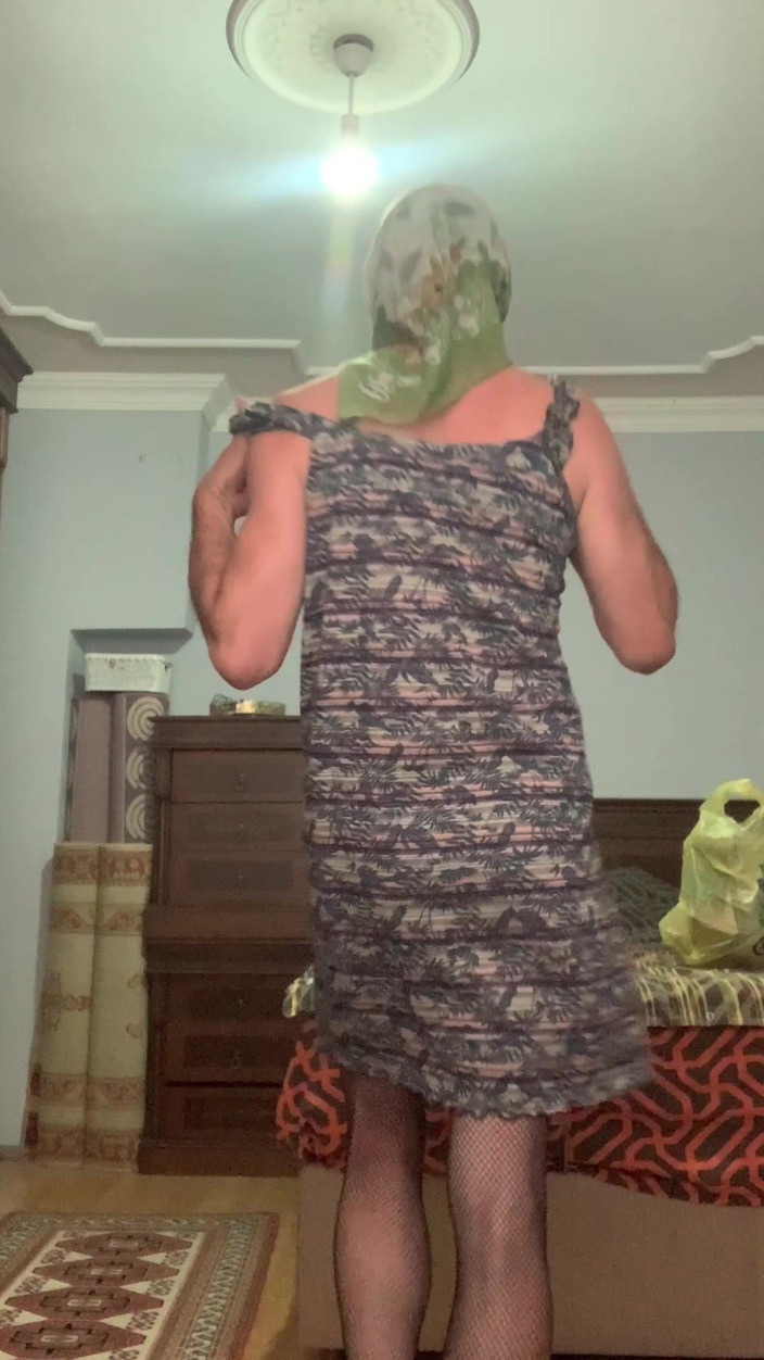 cd_aysemmm: min hijabi stora röv styvmamma klä av sig