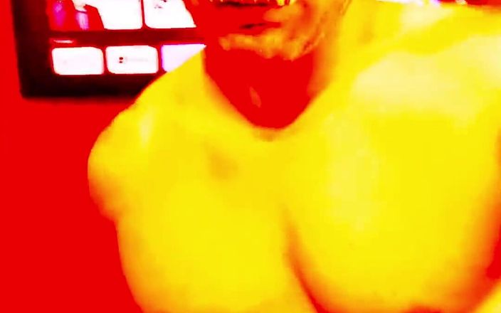 Bald Daddy: Con quỷ balddaddy lấp đầy Lovense Max 2 với tinh dịch rên...