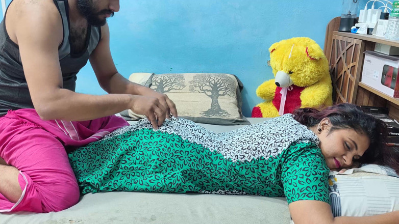 Vaigavarun Feet romance: Mallu heiße ehefrau arsch- und rückenmassage von mallu ehemann heiße...