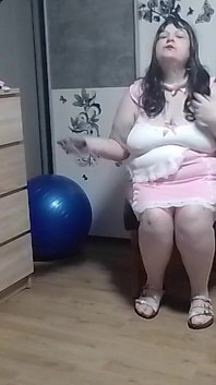 SSBBW tebal menunjukkan dirinya terangsang