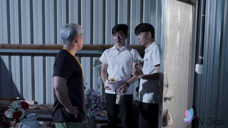 AV Jiali: Xiang Xiang bär trosor och får mycket uppmärksamhet när hon...