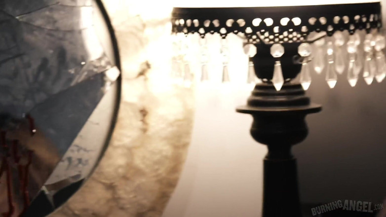 Burning Angel: 늙은 남자에게 따먹히는 거유 밀프