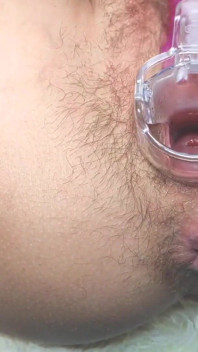 Otwórz cipkę za pomocą speculum_orgasm z bliska podczas