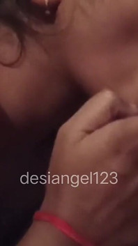 Bhabhi desi memberikan blowjob sehingga pancutan mani dalam mulut