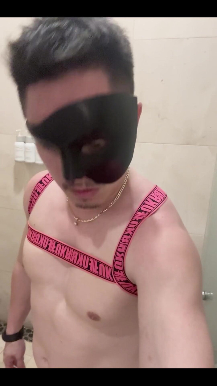barenakedboy: Douchescène