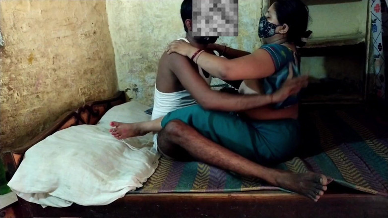 Desi_bhabhi121: Tamil bhabhi casal romântico