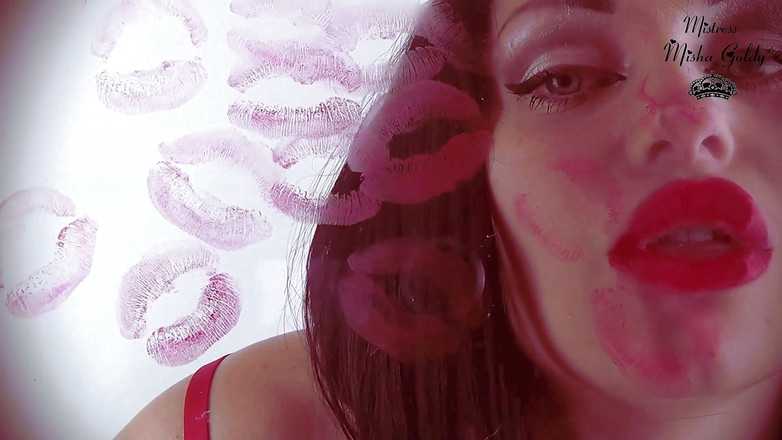 Goddess Misha Goldy: Ciuman merah sensual