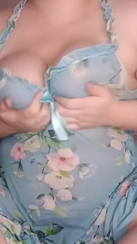 Bbw vú mềm tự sướng