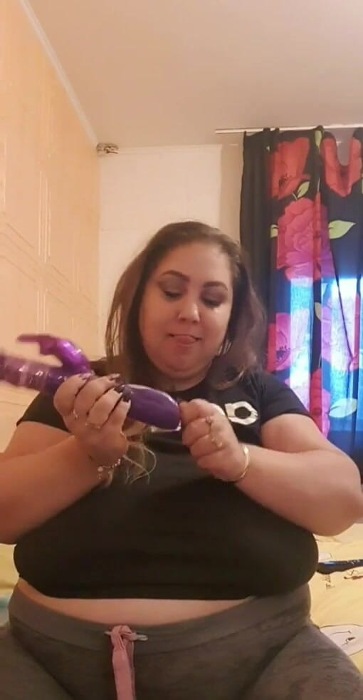 LoraBbw: Unboxing nei sextoy!! la versione completa sarà nel dms se...