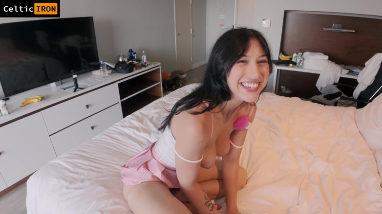 Celtic Iron: POV drcení děložního čípku - Těsná latina pussy vs monstercock - Alexa Chains 4K