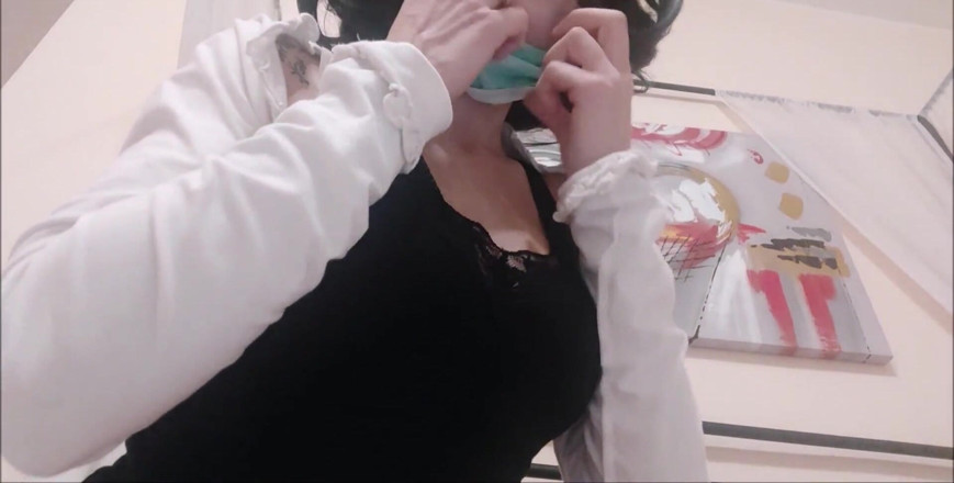 savannahamatoriale: With the Speculum I Can Proceed to the Internal Visit...
