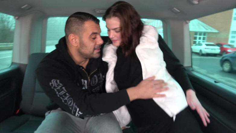 Take Van: 纹身婊子活得像这个淫荡男人一样被对待