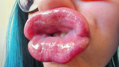 Rarible Diamond: Glänzende lippen in nahaufnahme pouting