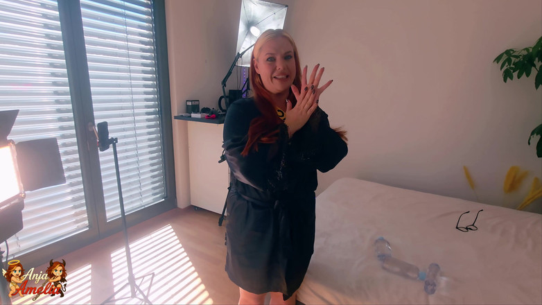 Anja Amelia: Special Delivery D-titty Oil Big Cock Deep Anal