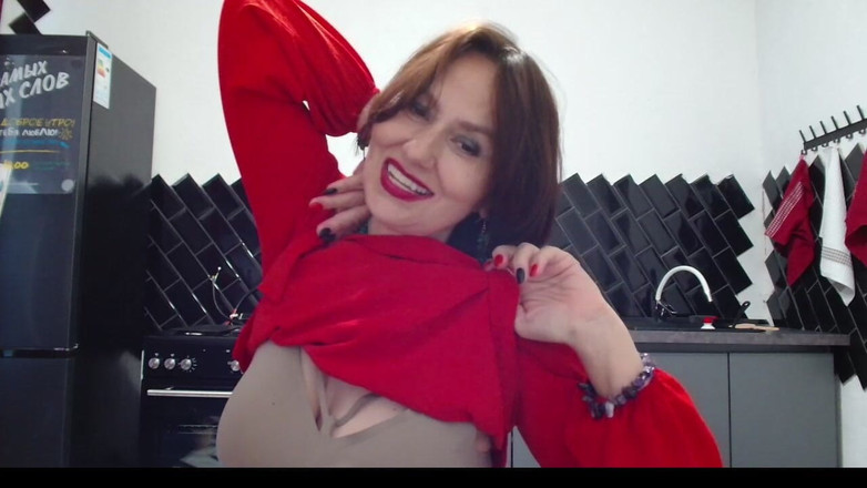 AngelaMilf: Mature Judy Gives a Gift