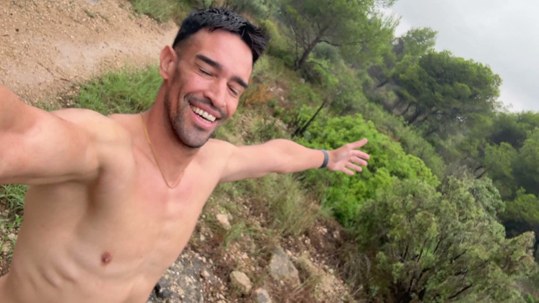 Paul Williams: Walking Naked Under the Rain on the Woods