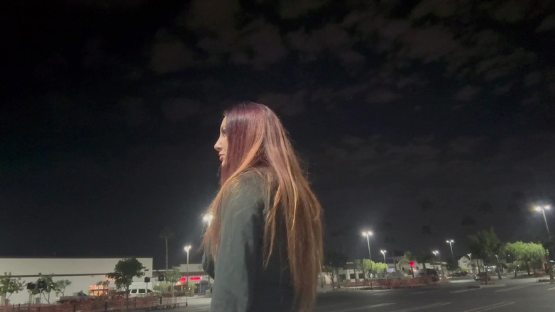 Artemisia Love: イタリアン・ロングヘアが夜遅くに屋外で喫煙 喫煙者