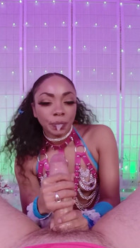 Hot ebony babe Cali Caliente głębokie gardło wielki kutas POV