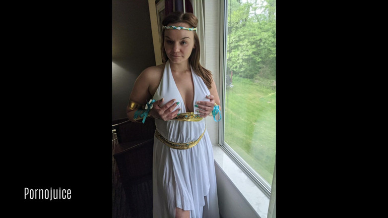 PornoJuice: Tonya z Troy saje černého ptáka