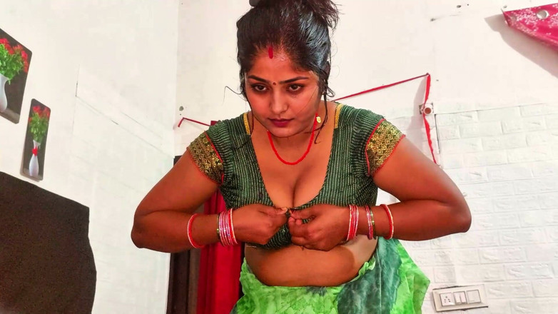 Raj pallvi: Desi Bhabhi má sex s přítelem, zatímco telefonuje s manželem,...