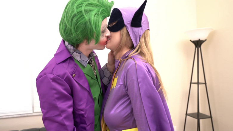 Conor Coxxx: Batgirl in de handen van de joker met Octavia Red