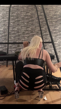 Squatting in My New Leggings