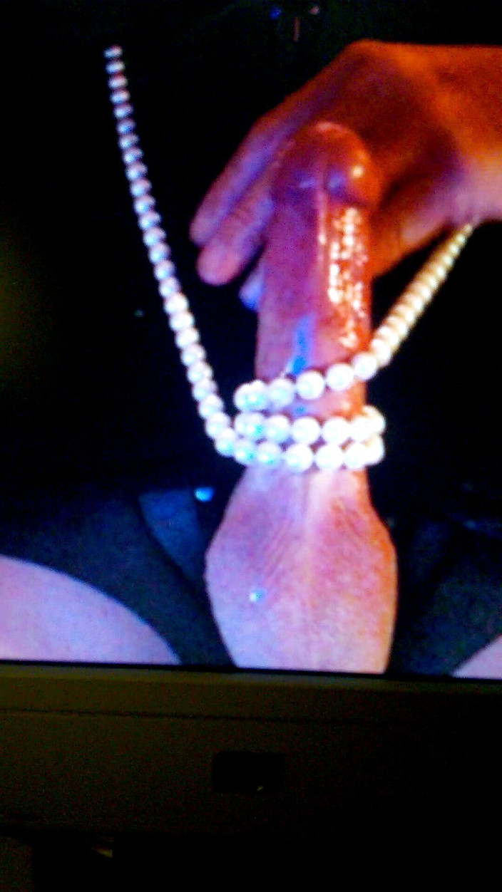 Dee Angels: Màu xanh nhạt và chơi ngọc trai