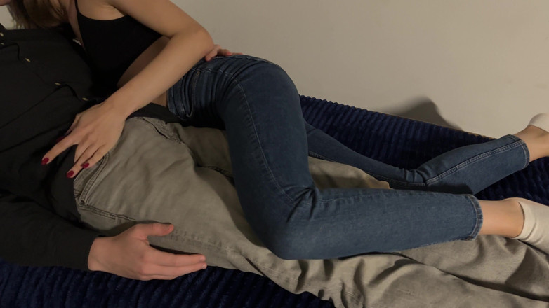 Mia Foster: Tight Handjob From Teen Stepsister, Yummy Cumshot