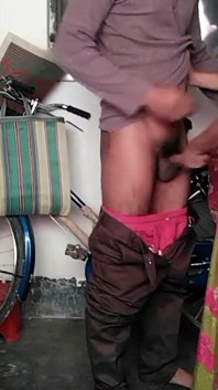 Il vicino cognato ha scopato di nuovo nel villaggio Bhabhi
