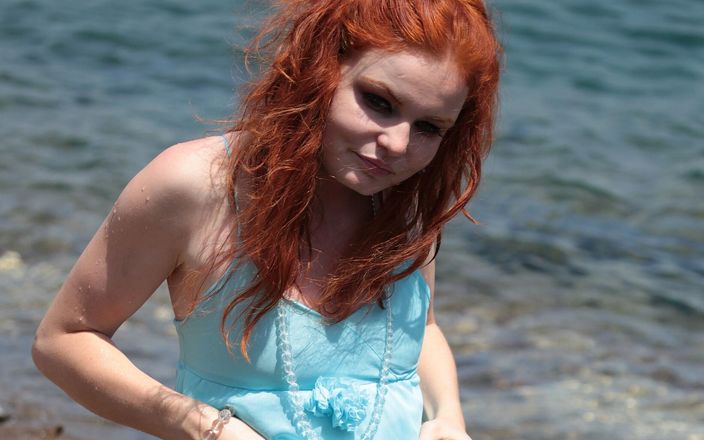 Bravo Models Media: 969 Elbisesi ile okyanusta yenilenen Barbara Babeure