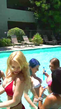 Jenna Foxx Happy 4th with 6 All Girl Orgy!