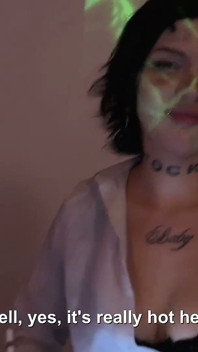 POV: Du är på ett möte med en Emo-psykolog (alt Therapy)