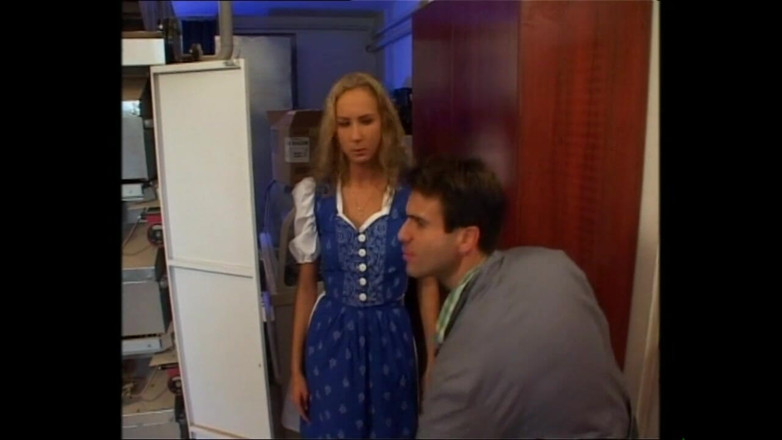 MMV films - The Original: Une jeune femme au foyer se fait baiser la chatte...