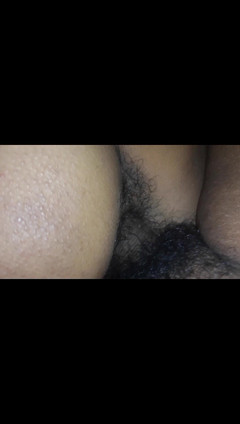 Rasmika81: Mi coño y mi teta mojadas Disfrutas
