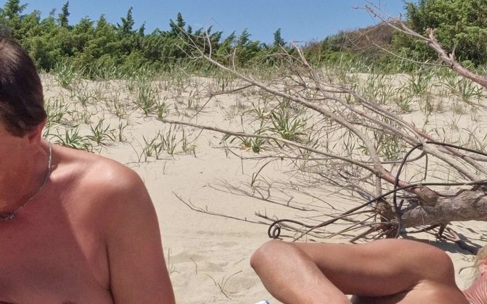 Gigi and David: Nudist Beach Stripchat Sex Show Gigindave iubita transsexuală Întâlnire pe mobil
