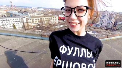Трах поднимайся на улице - засвет натуральных сисек