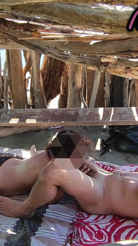 Fransız orta yaşlı seksi kadın amatör çıplak plajda yunanistan'da halka açık alanda yabancıya boşalma