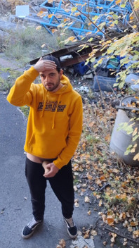 Terk Edilmiş Bir Fabrikada Açık Havada Ve Salonların İçinde Mastürbasyon Yapmak