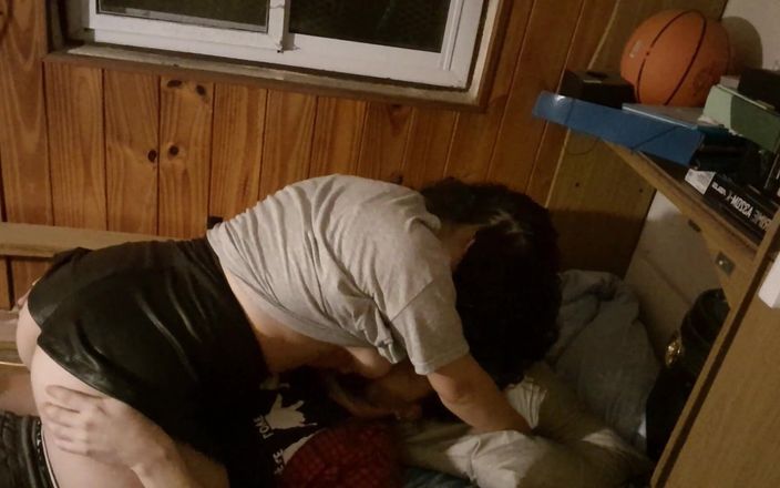 Babyluna939: Переїжджає в порожній будинок і опиняється в дикій природі з дивною частиною 1