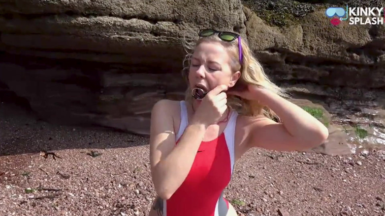 UKCuteGirl Lucy Lauren: Gagged on the Beach Dripping and Drooling Down My Swimsuit