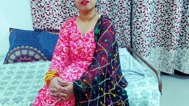 Desi Pari Bhabhi: Hot XXX Stepmom Fucked Hard Until Orgasm with Hindi Audio...