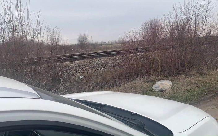 MilfyCalla: Orta yaşlı seksi kadın açık havada eğlence derlemesi, doğada seks...