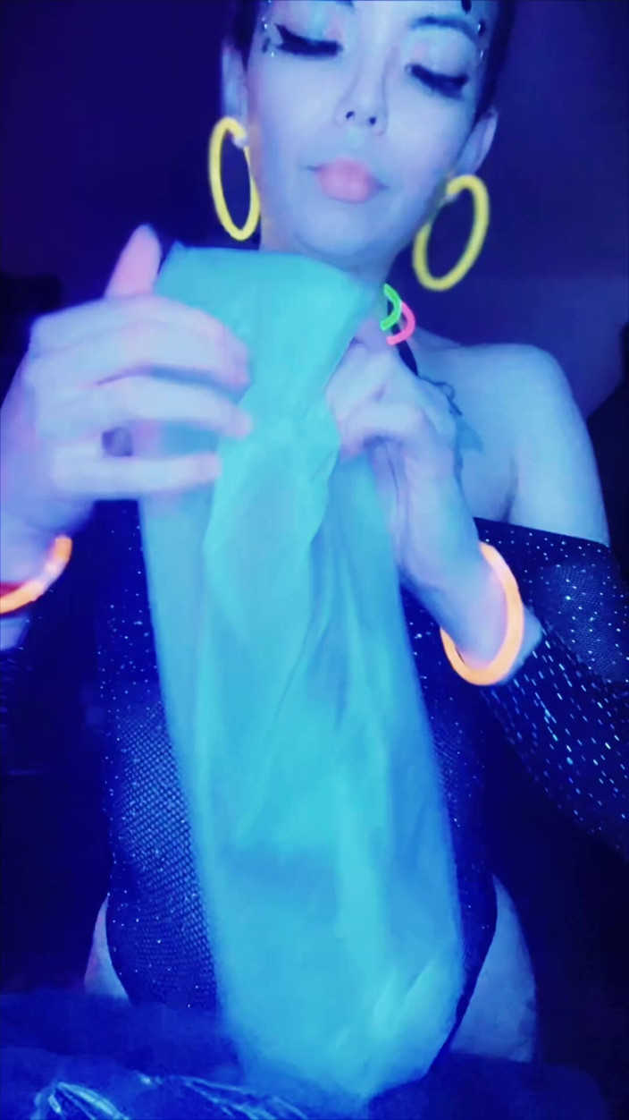 sky_wryder: Pornetheus rozbalení