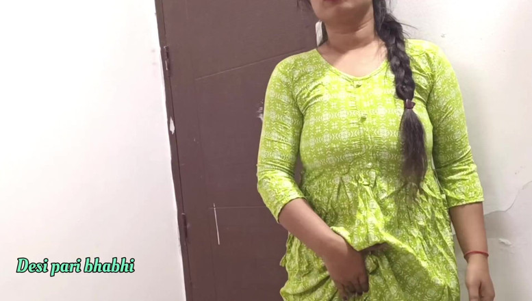 Desi Pari Bhabhi: Пизду зведеної сестри жорстко відтрахав її зведений брат, вона носить сарі.