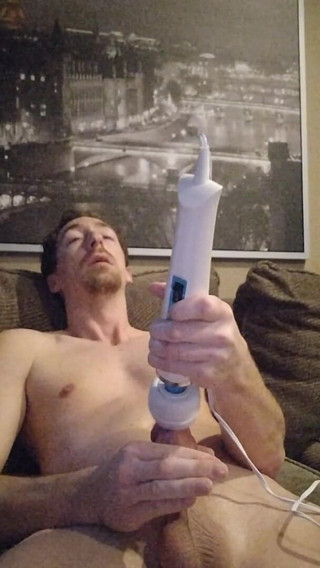 Big Daddy Dommmm: ครั้งแรกที่ใช้ Hitachi wand ครูดควยตัวเองต่อหน้ากล้อง