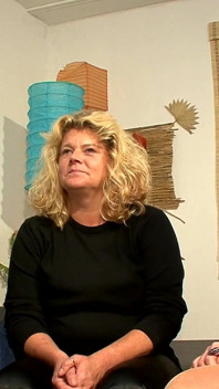 Sex chůva MILF trojka s propíchnutou jízdou na kundičce