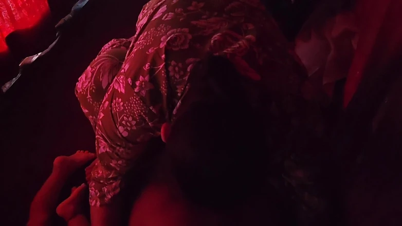 Khushboobhabi: A Bhabhi Was Going Somewhere Alone in the Bus, I...