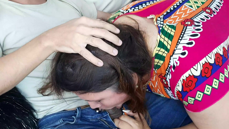 Chloe Denaly: Moje krásná nevlastní sestra přeruší moji hru, aby mi vykouřila...